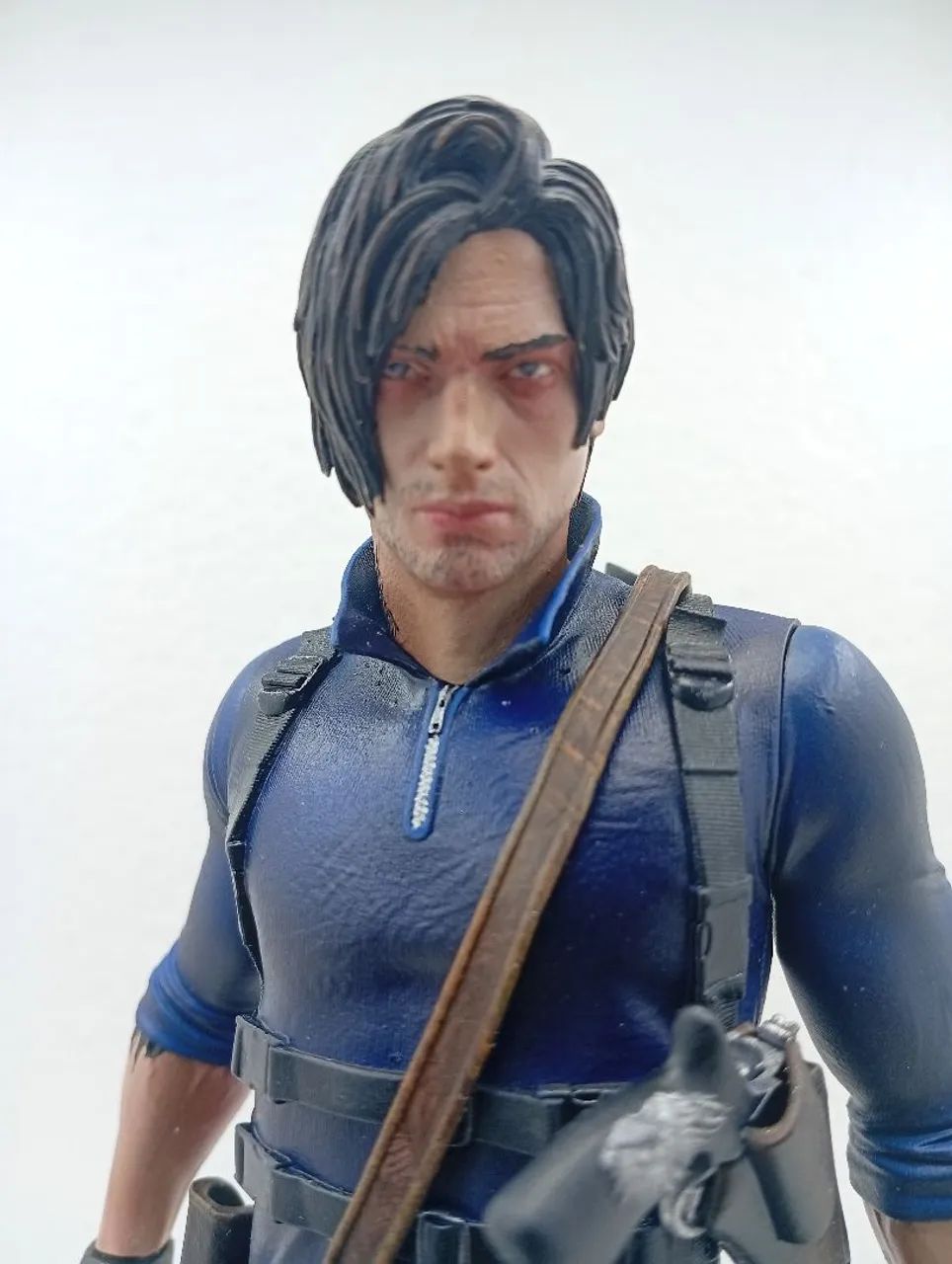 LEON KENNEDY Residente evil réquiem  - Foto 5