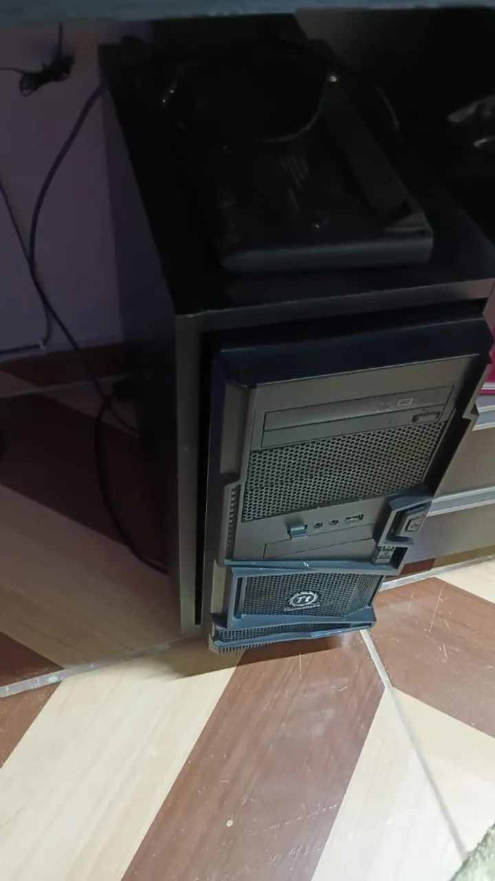 VENDO COMPUTADOR 