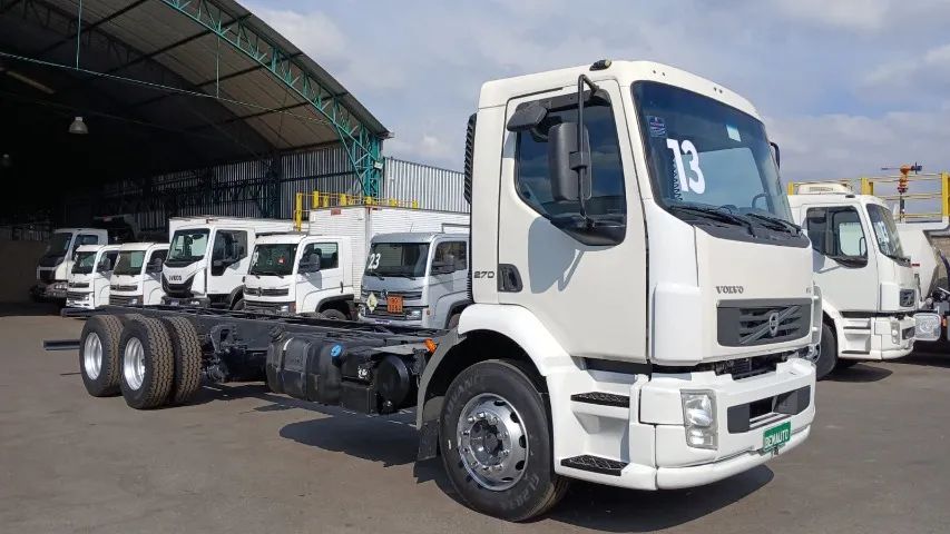 Volvo VM 270 Chassi Ano 2013