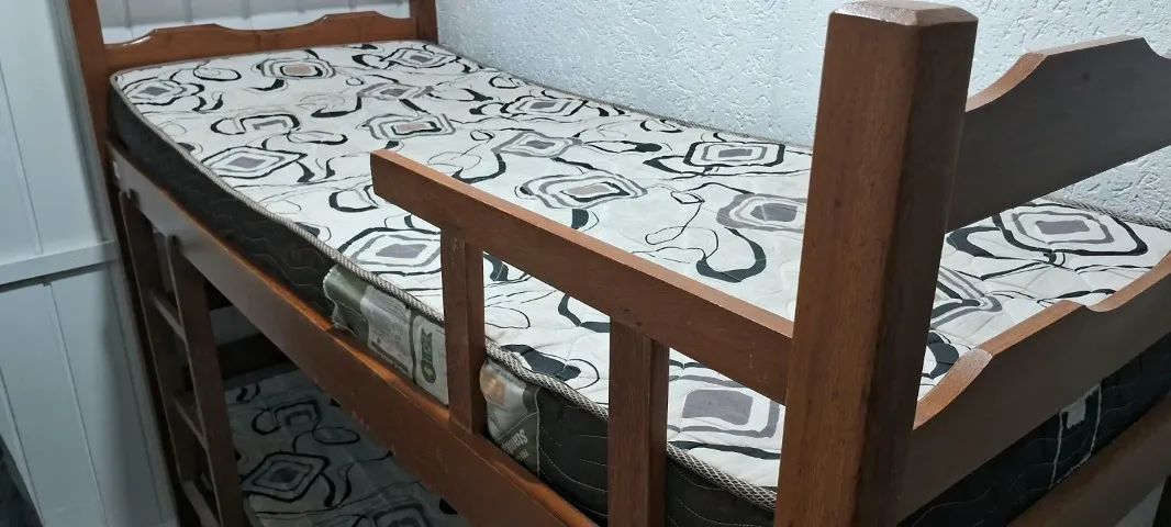 Beliche de Angelim com colchões - Foto 3