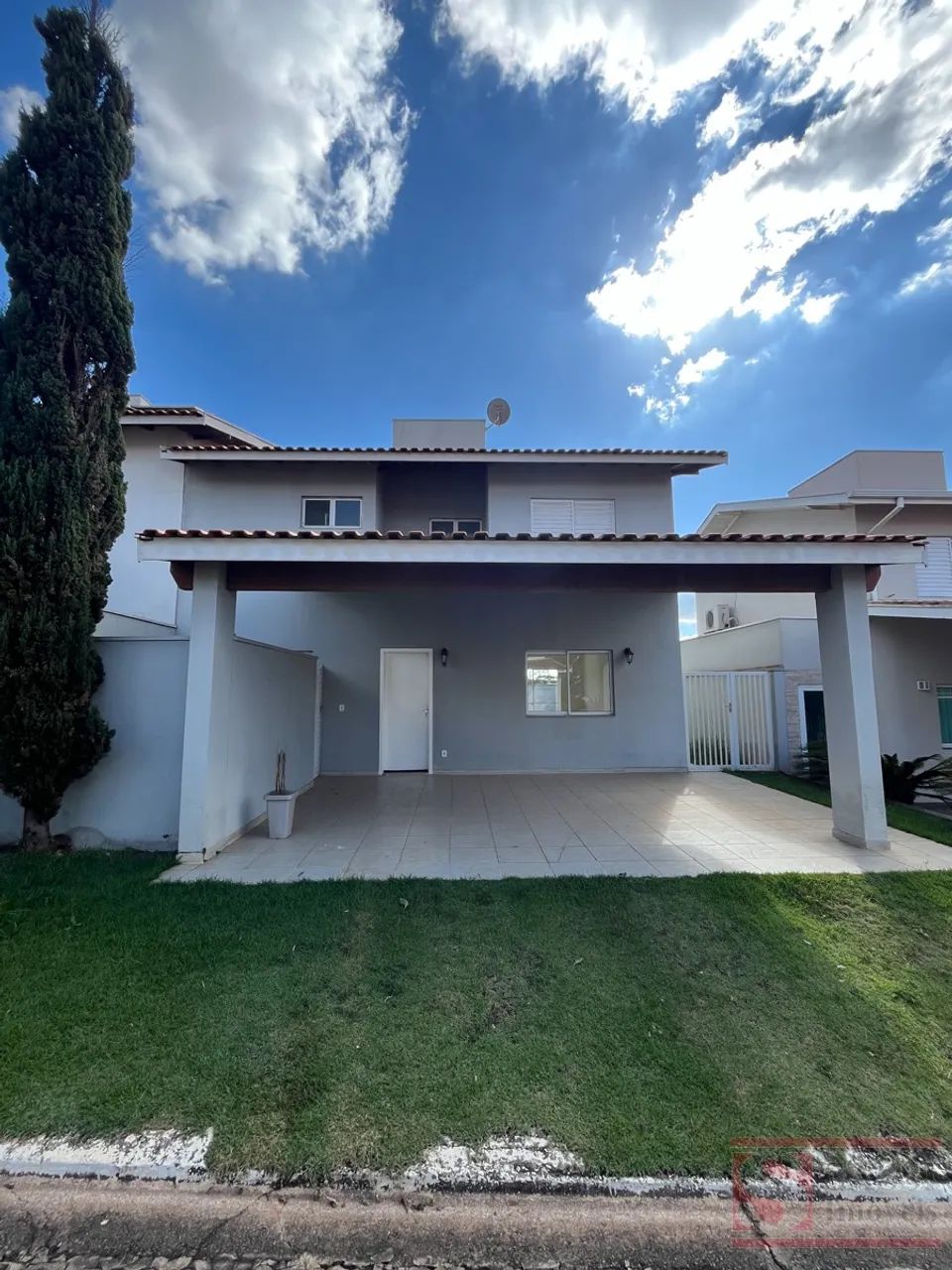 Casa em Condomínio em JARDIM ROSEIRA