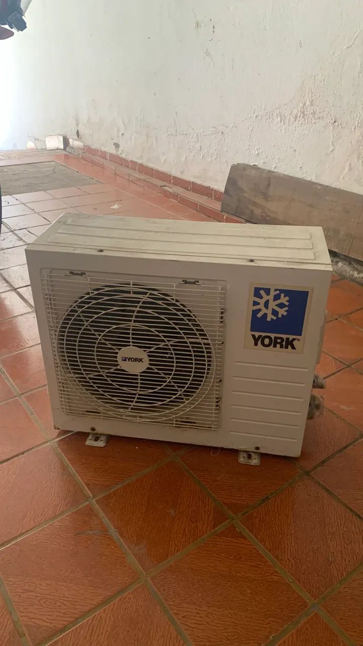 Ar-condicionado York 9.000 BTUs - Unidade Externa 220V
