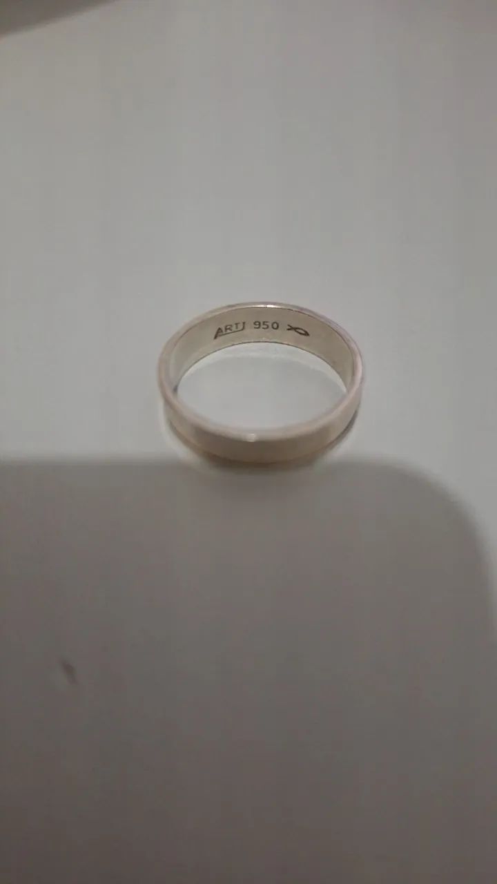 Aliança de Prata 950. 