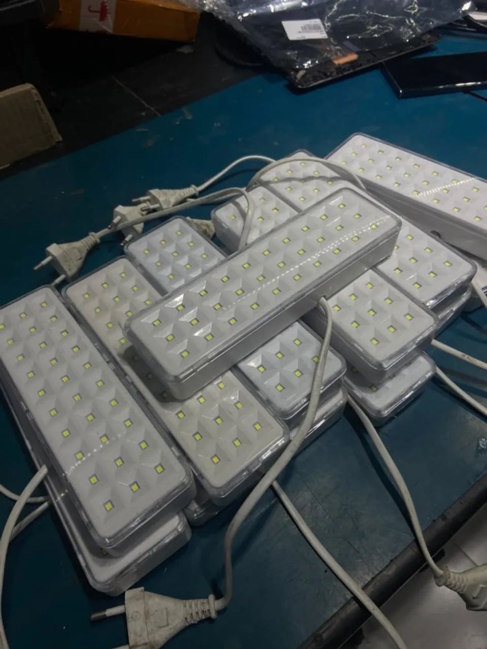 Lote com 11 Luminárias LED