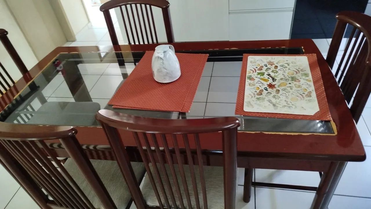 Mesa de jantar - 6 cadeiras