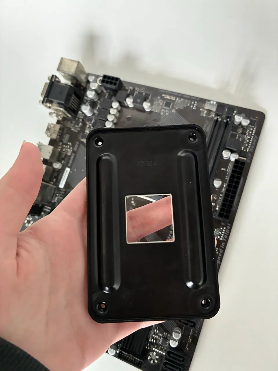 Placa mãe GIGABYTE A320M-S2H - Foto 2