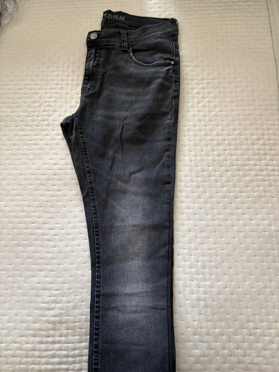 Calça jeans preta DLZ tamanho 38