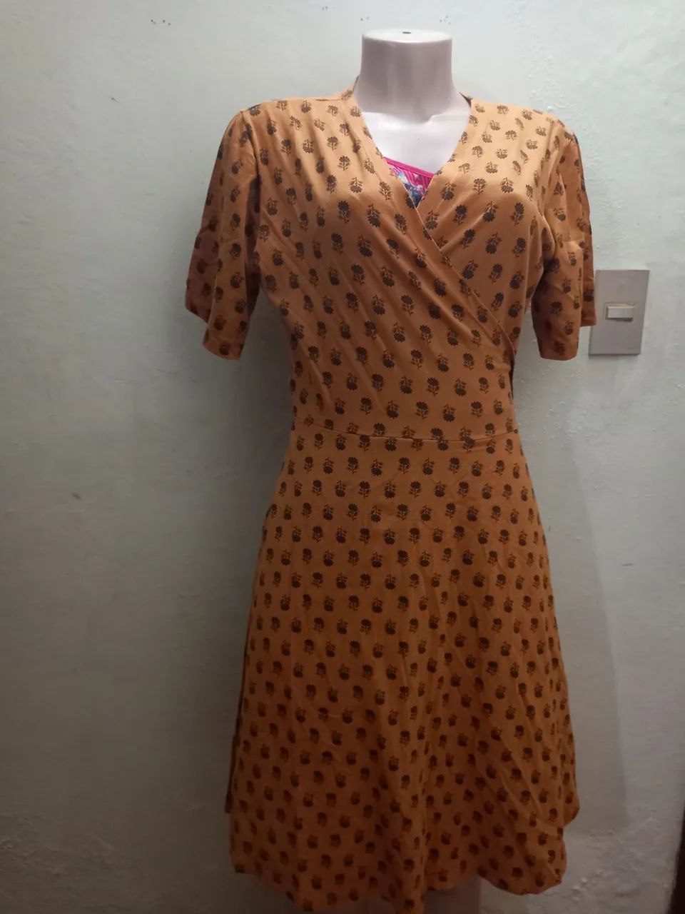 3 vestidos tam. 38/40 - Foto 3