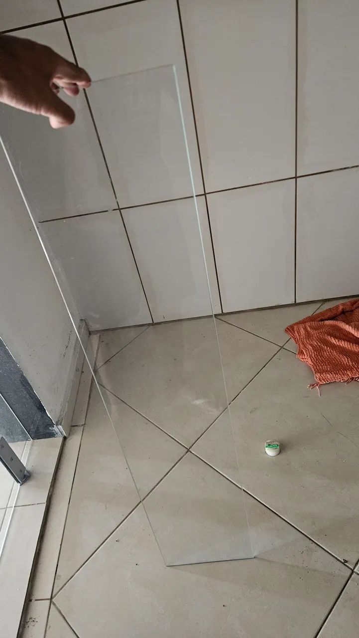 Prateleira de vidro 1,22 x 25