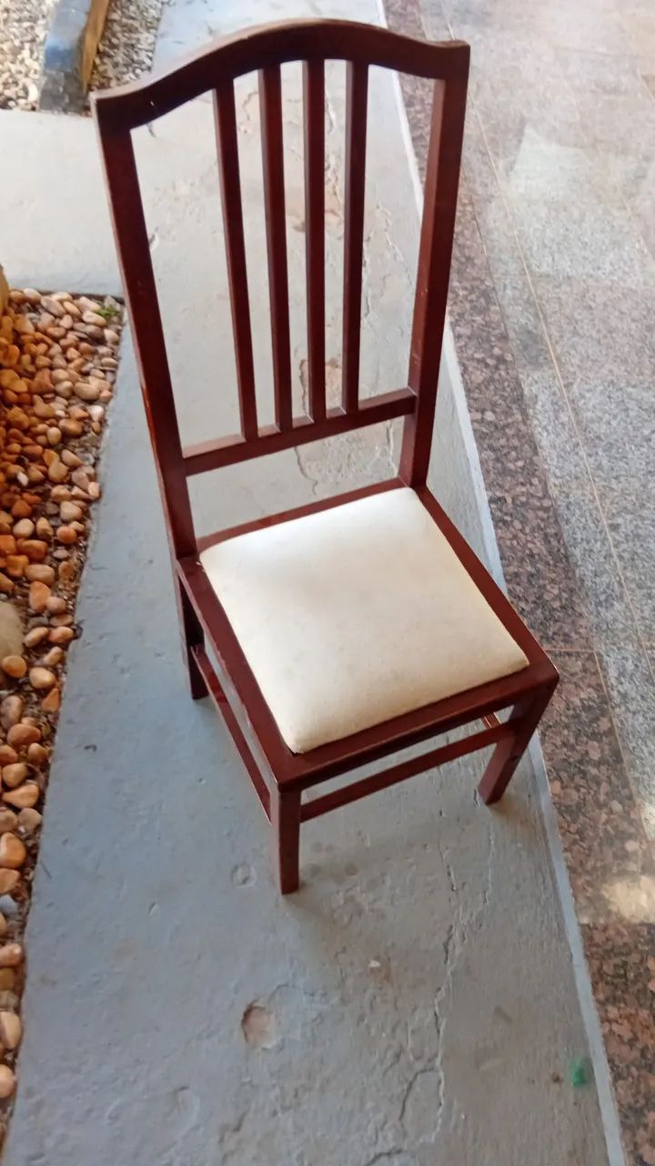 Vendo estas duas cadeiras. Muito conservada.  - Foto 2