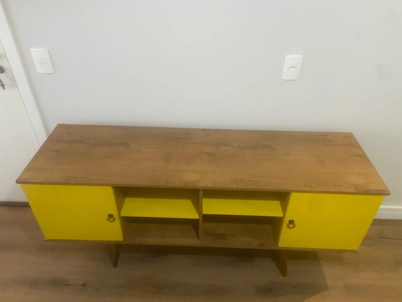 Rack retrô amarelo e amadeirado - Foto 4