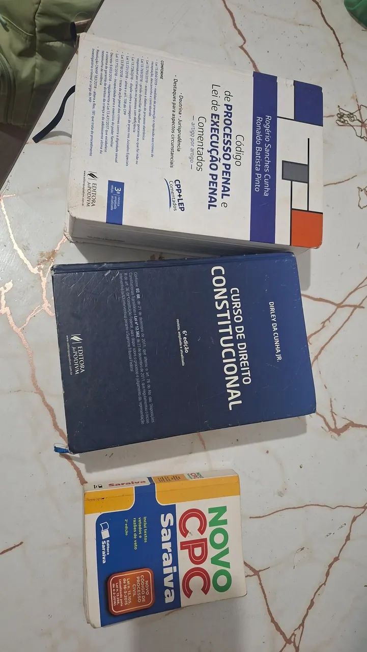 Livros área de direito.