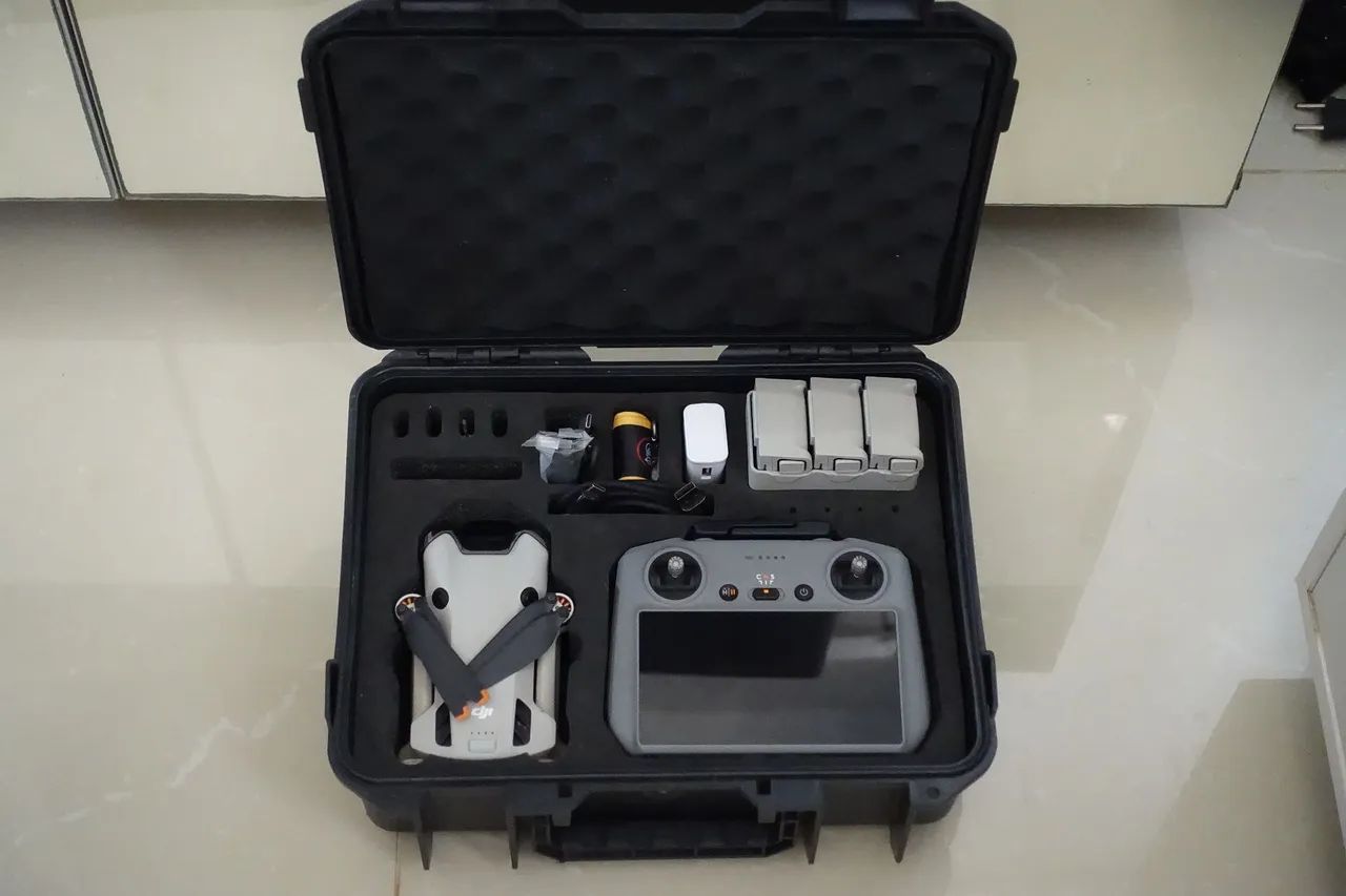 Drone DJI MINI 4 PRO FLY MORE PLUS RC 2