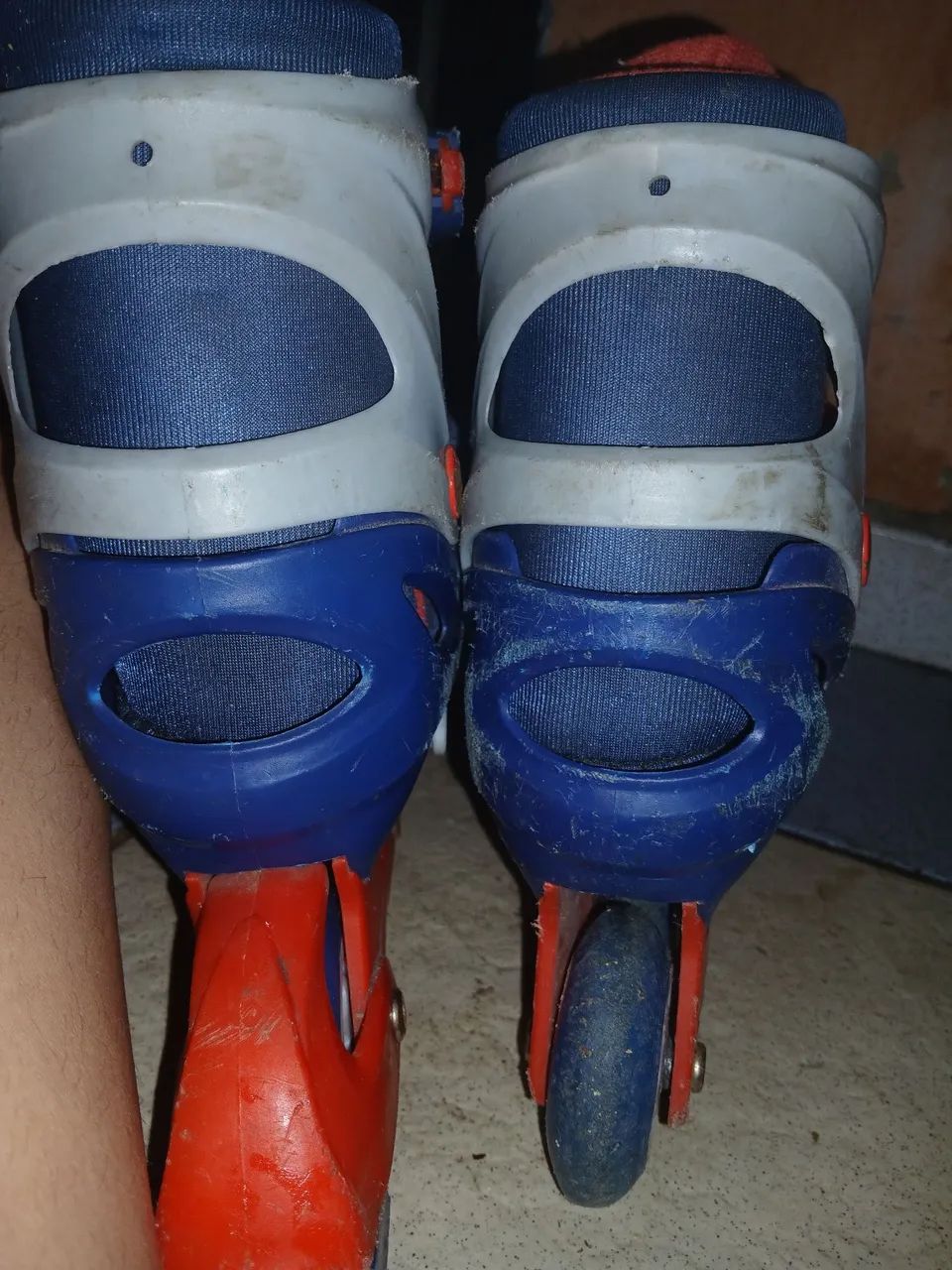 Patins não uso mais,alguns arranhãozinho mais nada de mais da pra andar super bem  - Foto 3