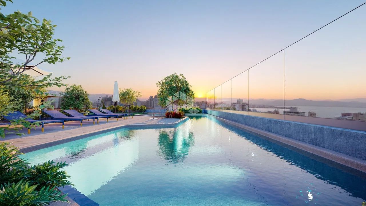 APARTAMENTO COM 2 SUÍTES, SALA AMPLA, SACADA COM FLOREIRAS AJARDINADAS, VISTA PANORÂMICA E