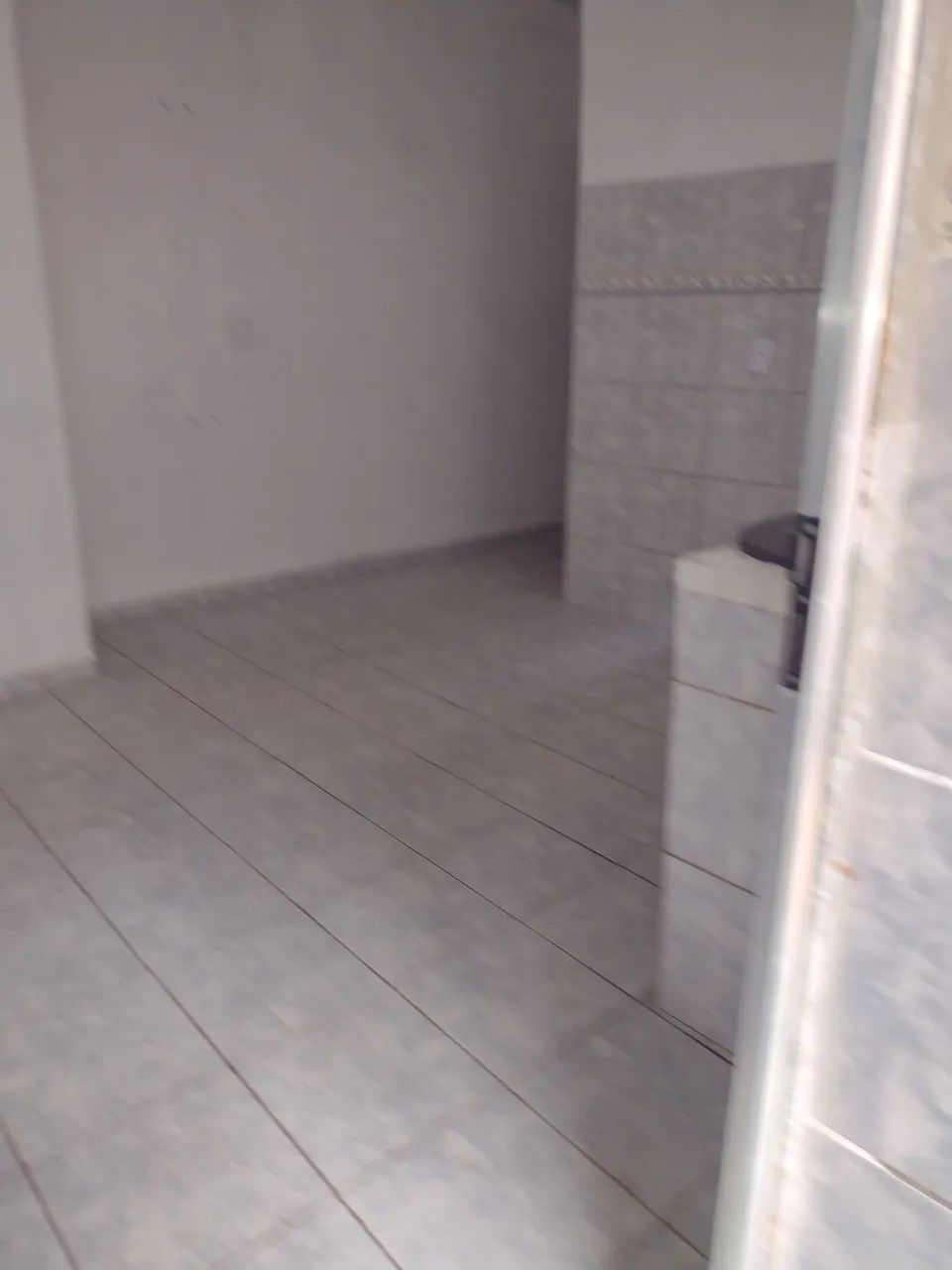  * dois cômodos casa de aluguel quarto corredor banheiro e lavanderia
