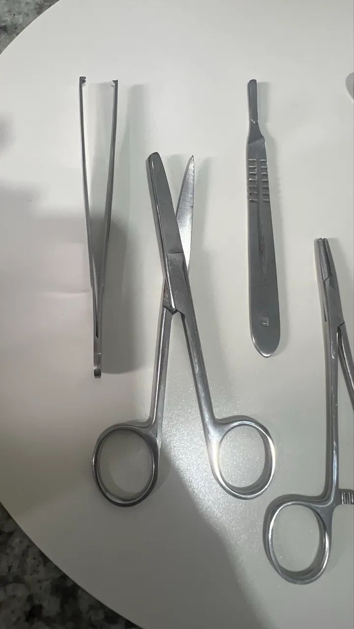 Tesoura cirúrgica Stainless - Foto 4
