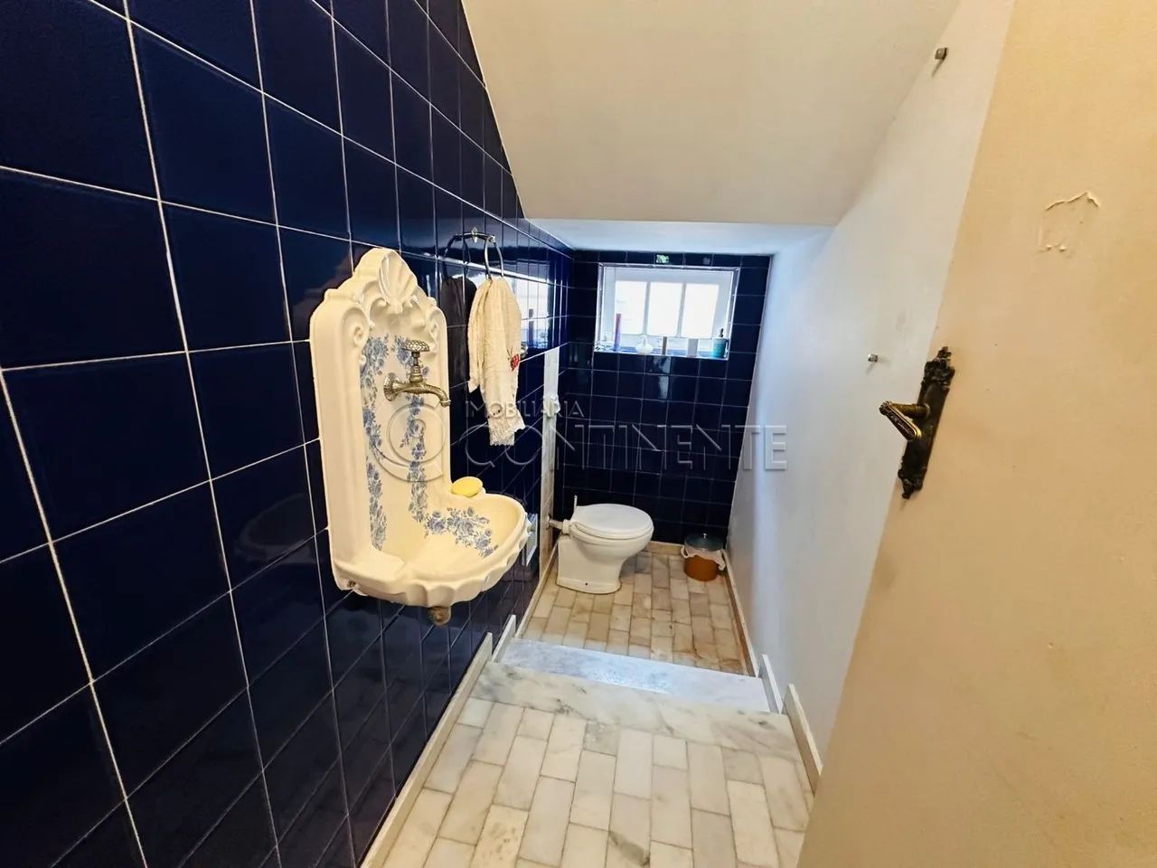 CASA À VENDA 382m² COM 3 DORMITÓRIOS SENDO 3 SUÍTES E PISCINA - EM COQUEIROS, FLORIANÓPOLI - Foto 4