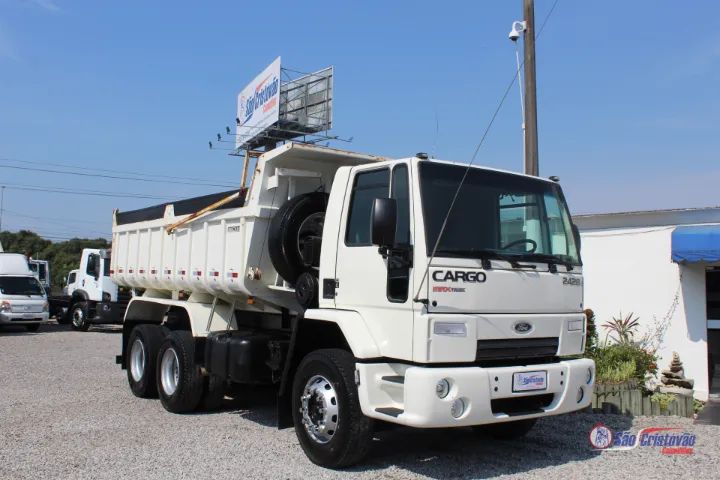 ford cargo 2428 2011