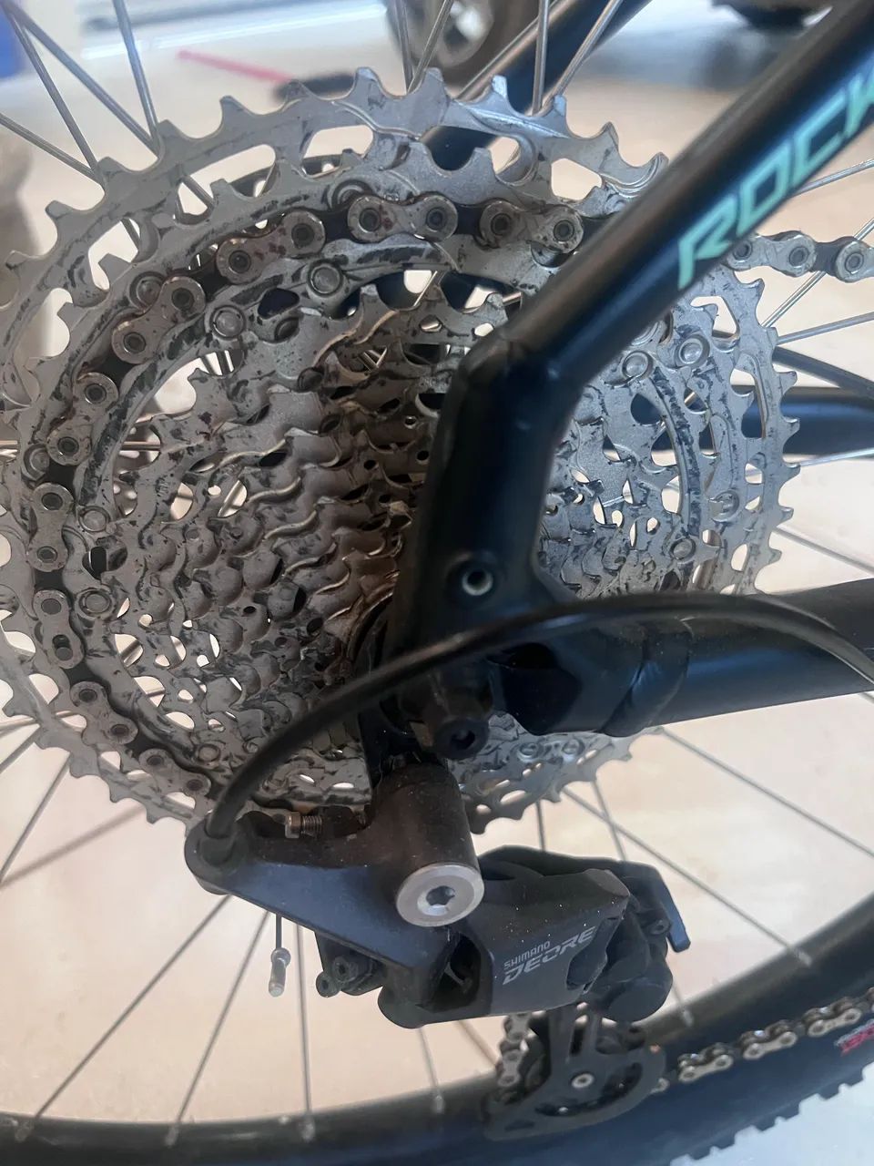 Bicicleta Specialized Rockhopper Sport - Foto 2