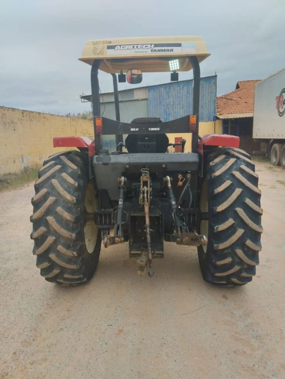 Trator Yanmar 1175.4 Traçado 75 cv turbo diesel com apenas 4500 hs único dono. - Foto 6