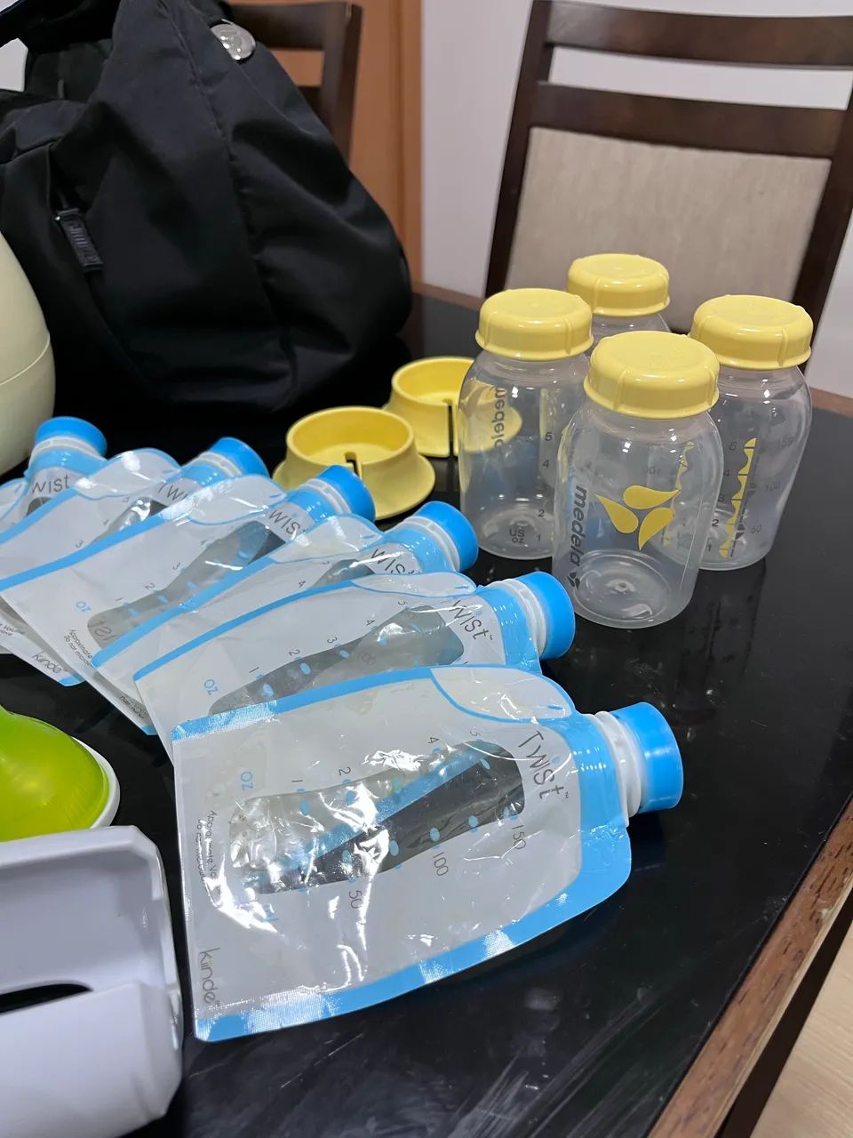 Extratora de Leite Elétrica Dupla Medela Completa Conexão com App Excelente Estado - Foto 2