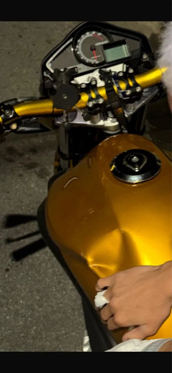 Vendo Honda CB 300 2010 - Só Pegar e Andar - Foto 4