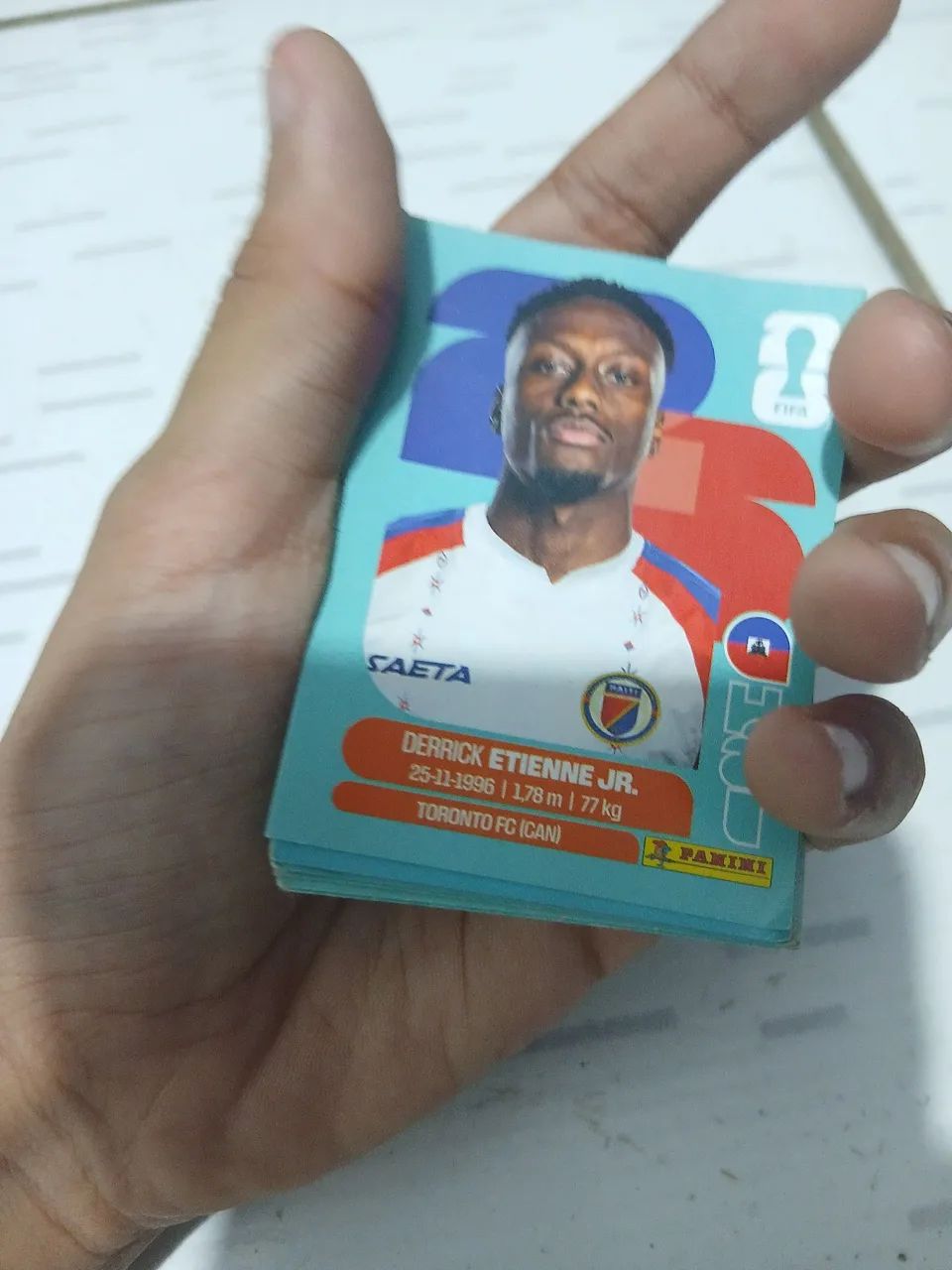Figurinha da copa do mundo -contem 22-