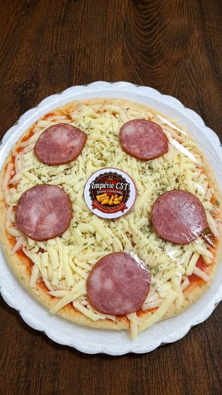 Mini pizzas e mini pastéis para festa 