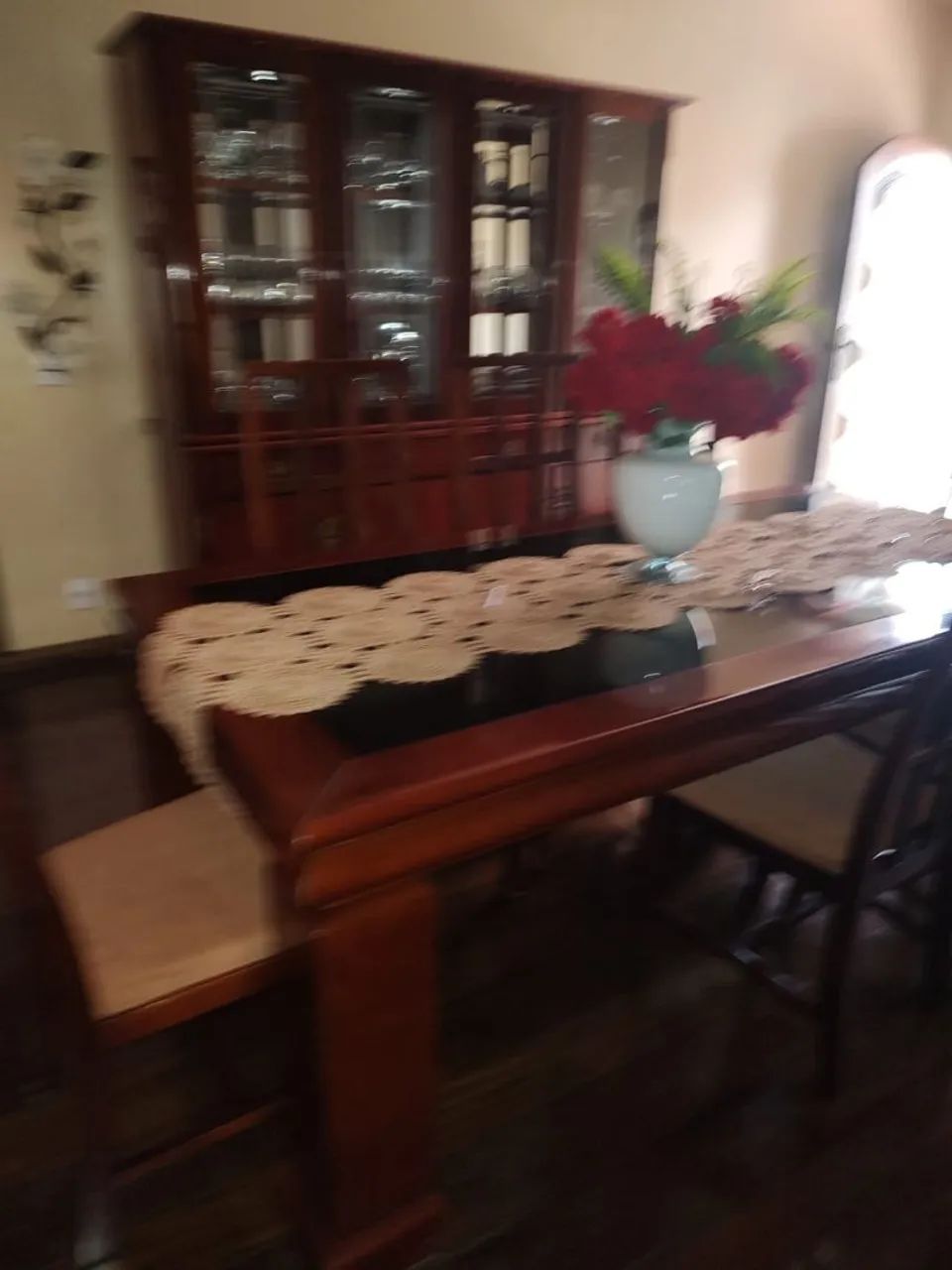 Conjunto mesa jantar 6 cadeiras com cristaleira maciça mogli $6000 - Foto 4