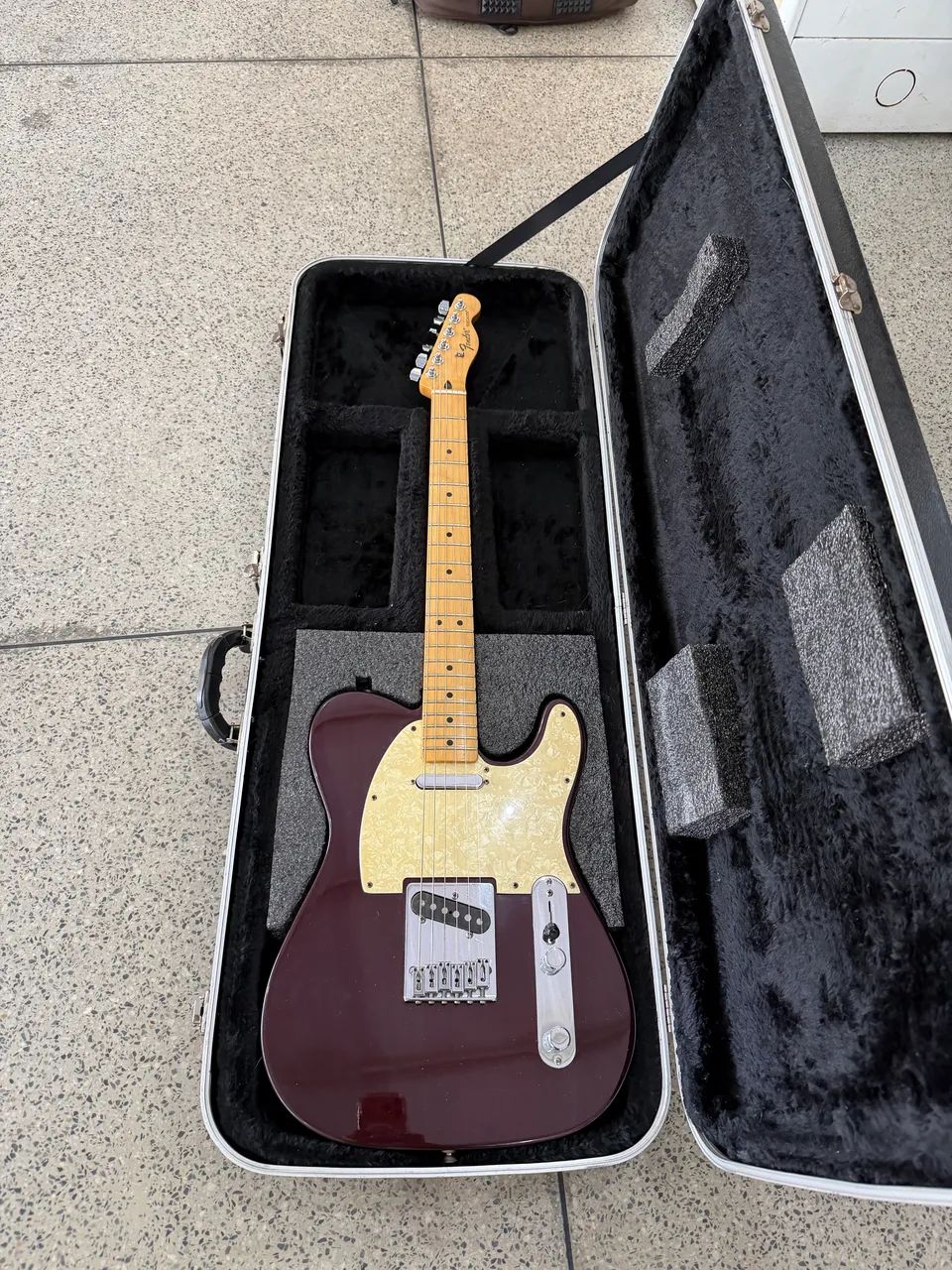 2 Guitarras / Fender e PSR  - Foto 2