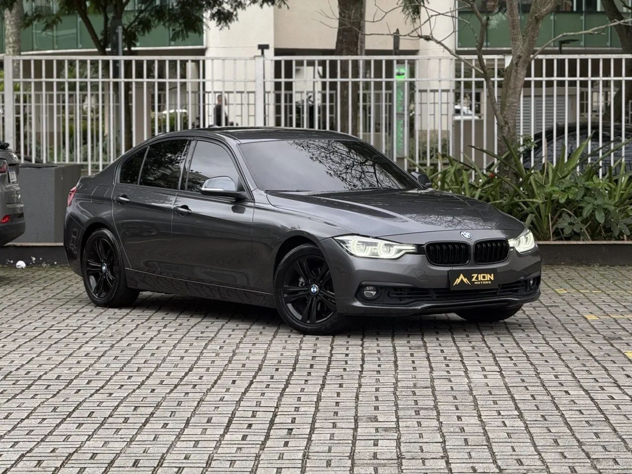 BMW 320I 2016