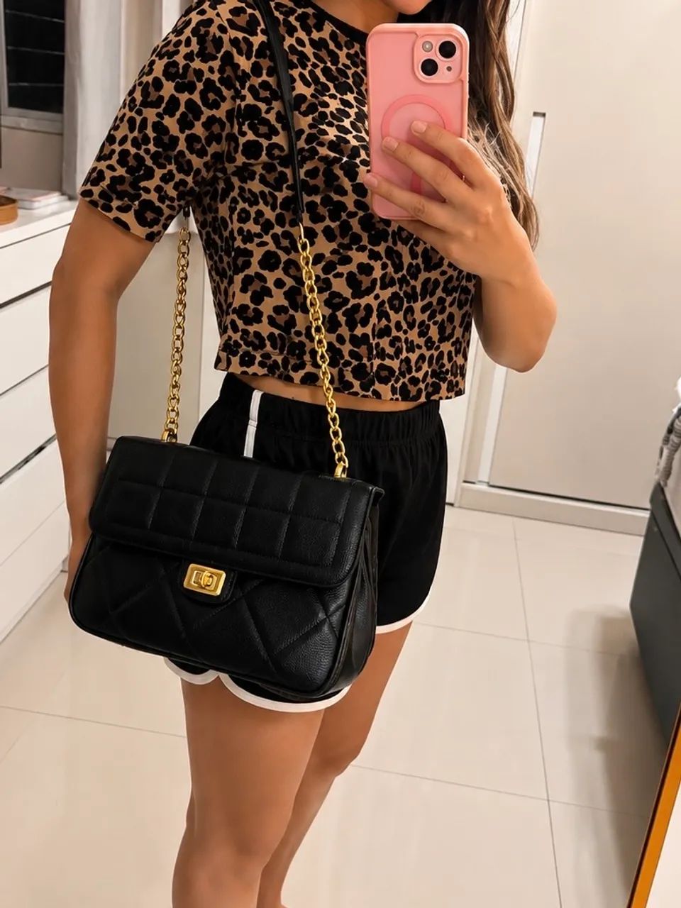 Bolsa média em couro legítimo - brechó online  - Foto 2