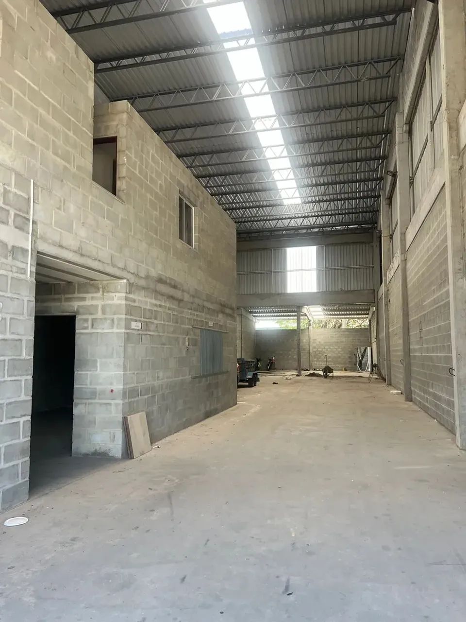 ALUGA-SE GALPÃO COMERCIAL  400 m²  Av. Menino Marcelo (via principal) - Foto 5