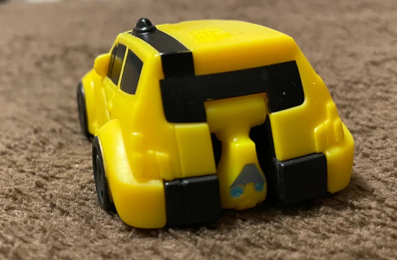 Mini carrinho Transformers Bumblebee 2008 Impecável! Miniatura  - Foto 4