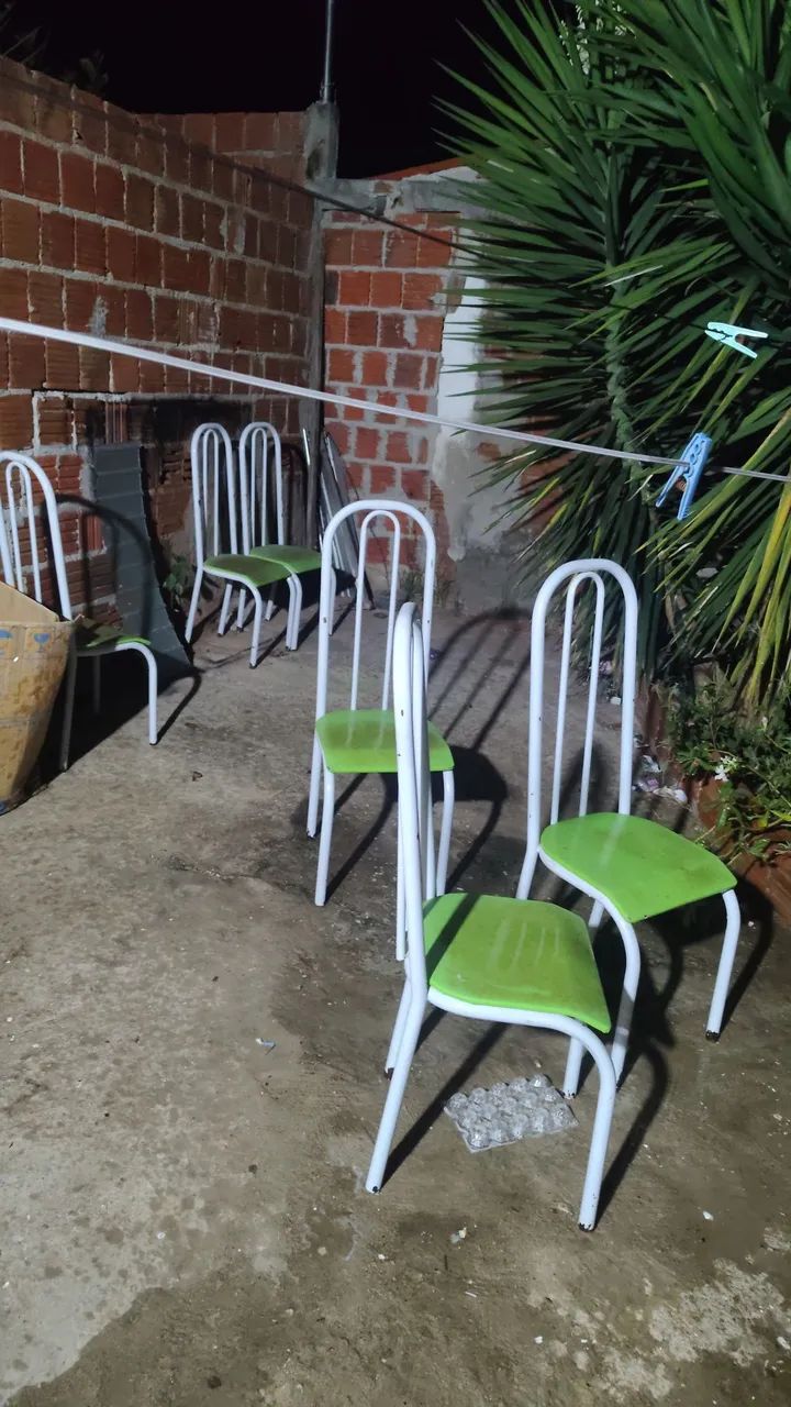 Vende-se mesa de mármore com 6 cadeiras  - Foto 3