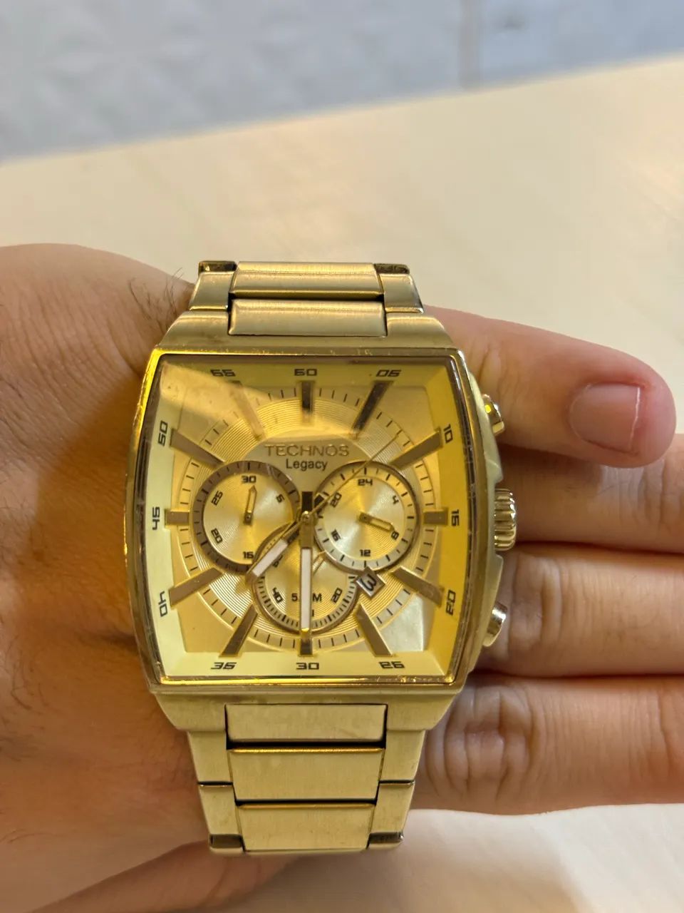 Vendo relógio Tecno Legacy dourado  - Foto 3