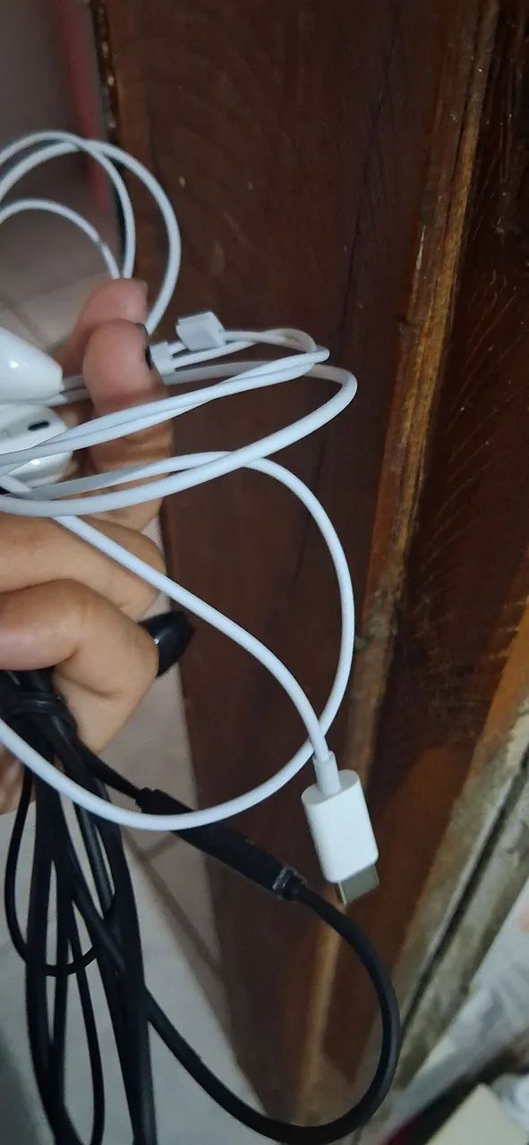 2 fones preto e branco - Foto 2