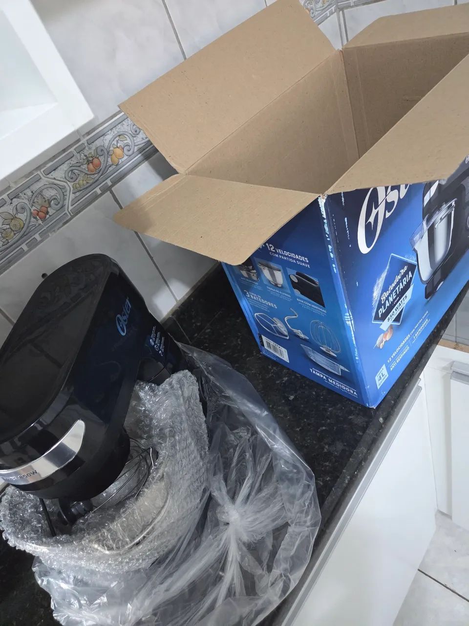 Batedeira Planetária Oster Bowl Inox III - 127V Nova - Foto 3