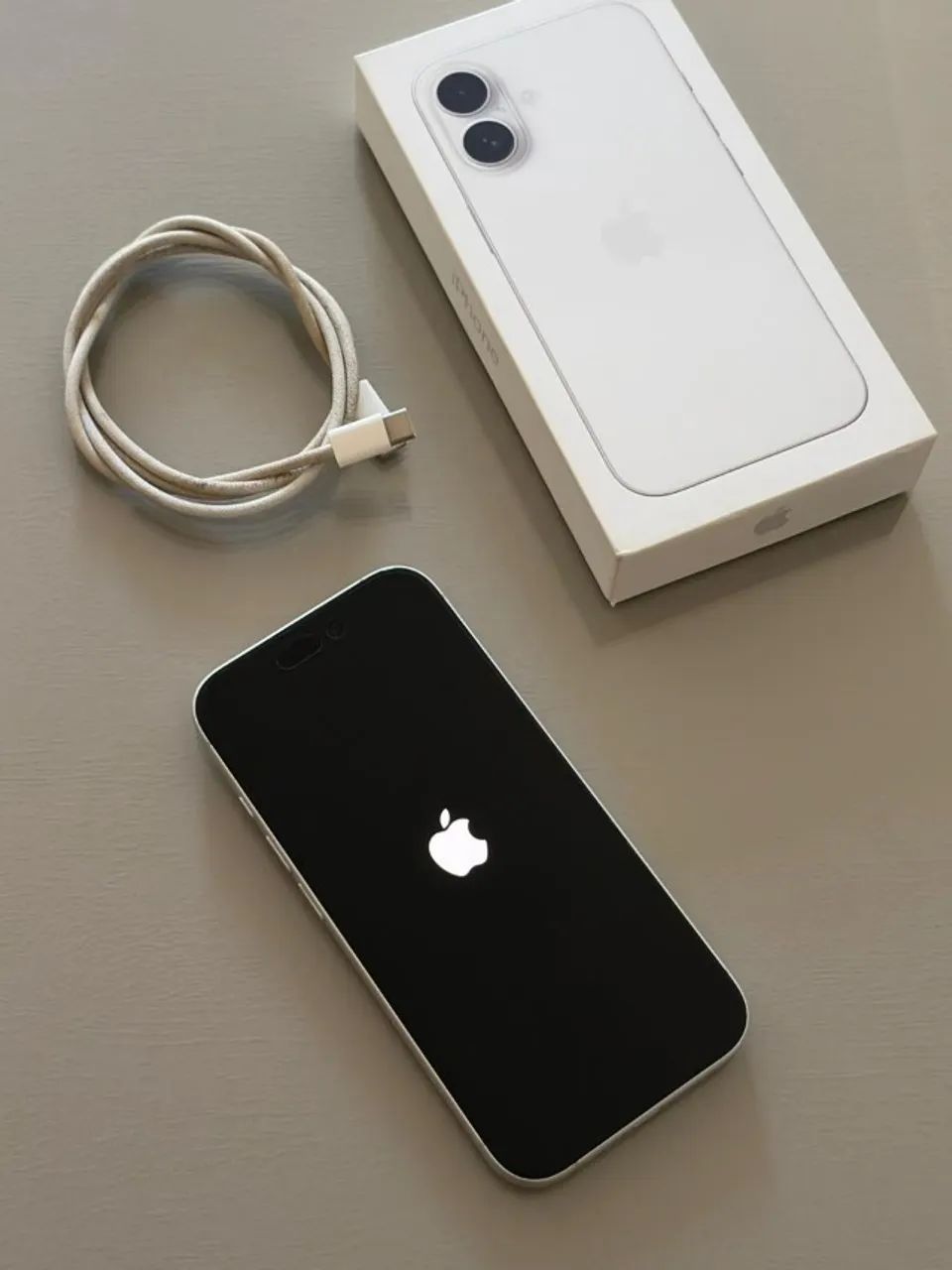 iPhone 16 muito novo - Foto 4