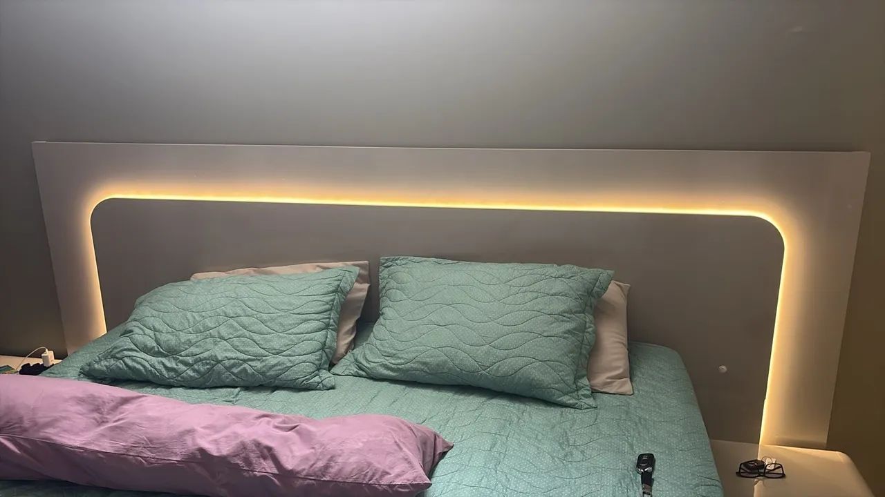 Cabeceira de cama king e criados mudos  - Foto 2