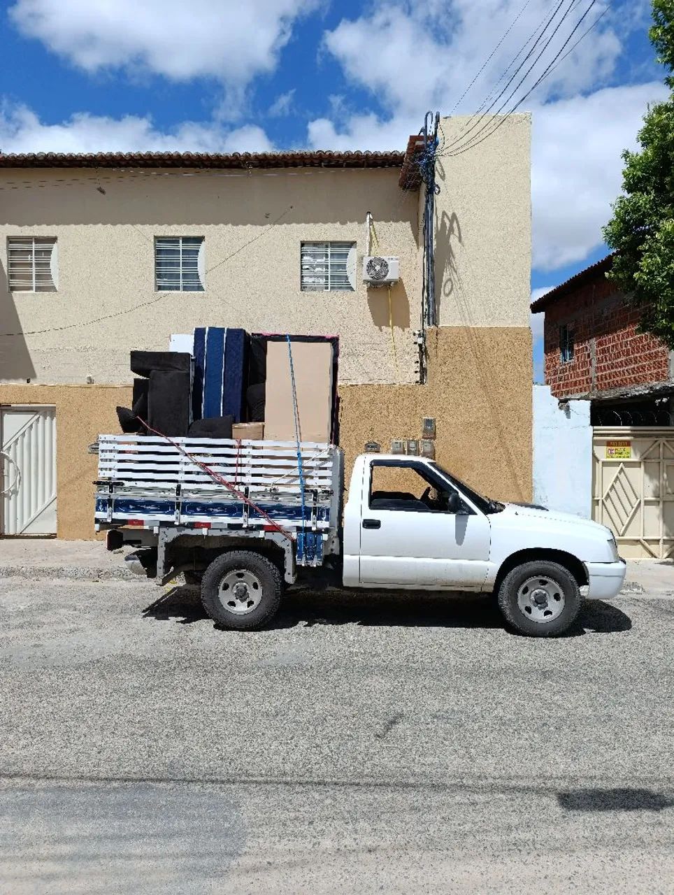 FRETES E MUDANÇAS em CAMINHONETE  - Foto 5