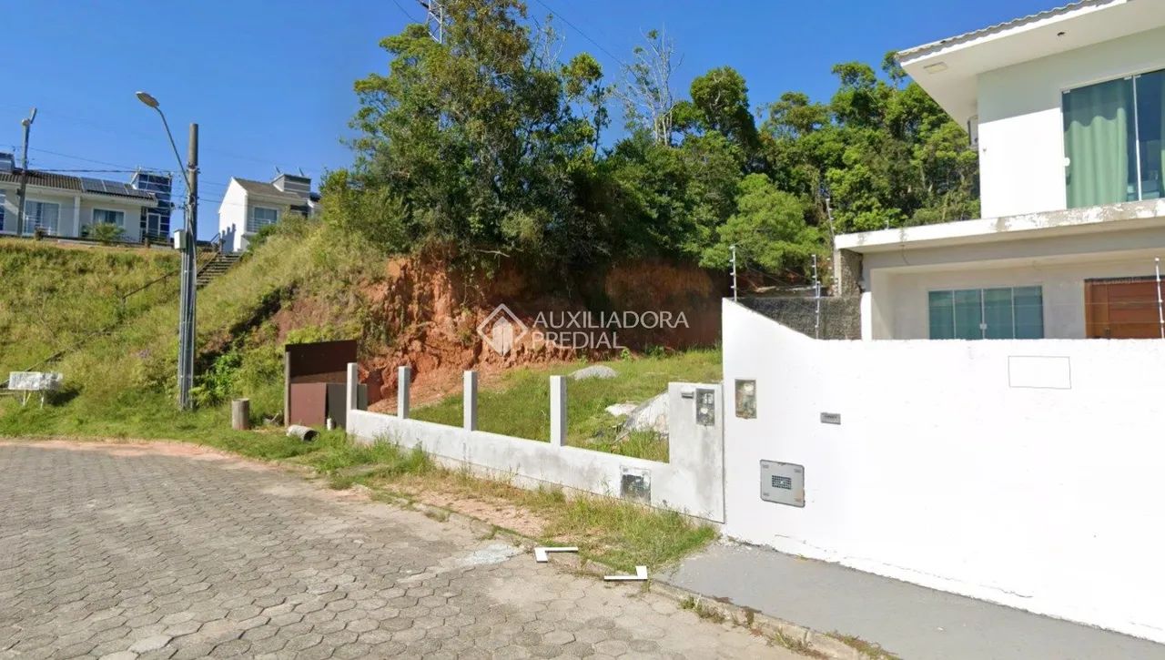 Terreno em excelente localização com benfeitorias - Foto 3