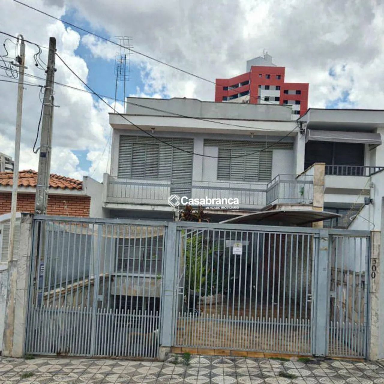 Sobrado para comprar com 4 quartos, na Região Central de Sorocaba/SP.