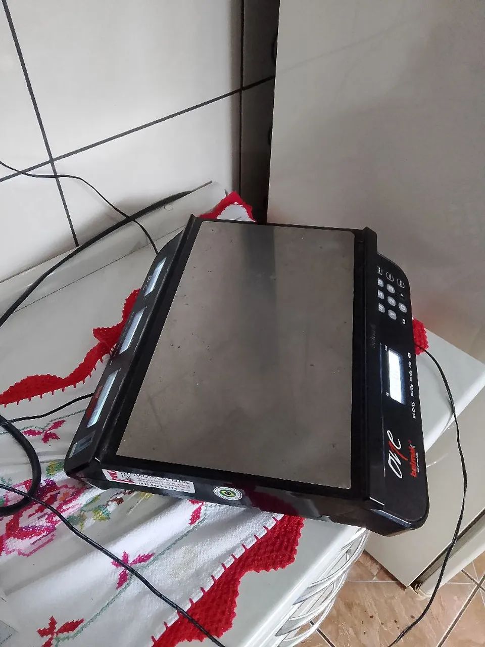 Balança de padaria Etc!! Semi nova.. pesa até 15 kilos.. - Foto 3