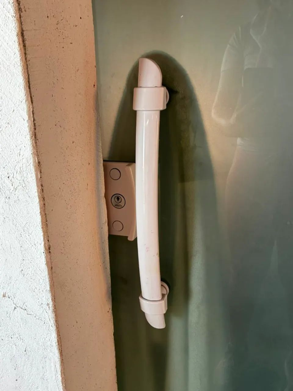 PORTA DE VIDRO JATEADO 8MM + PERFIL DE ALUMÍNIO - R$ 630,00 - Foto 6