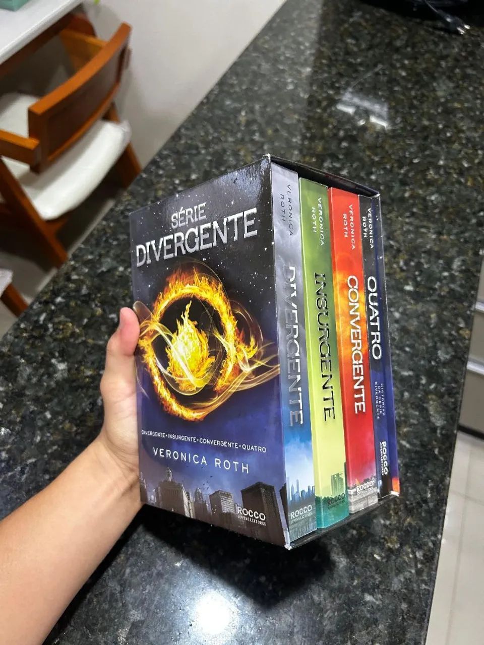 BOX divergente - Verônica Ruth 