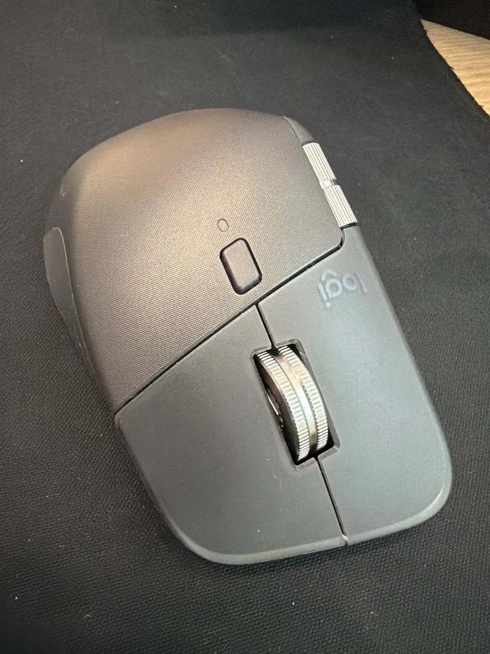 Mouse Logitech MX Master 4 - Foto 3