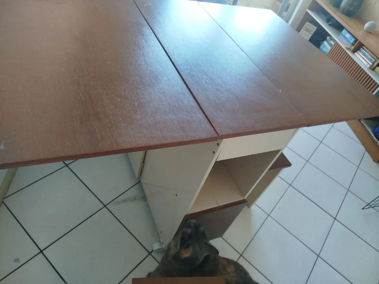 Mesa retrátil com 4 bancos  - Foto 4