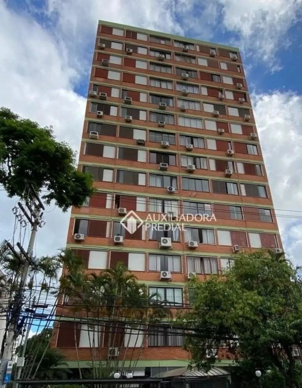 Apartamento 3 dormitórios, uma vaga, bairro Floresta Porto Alegre RS